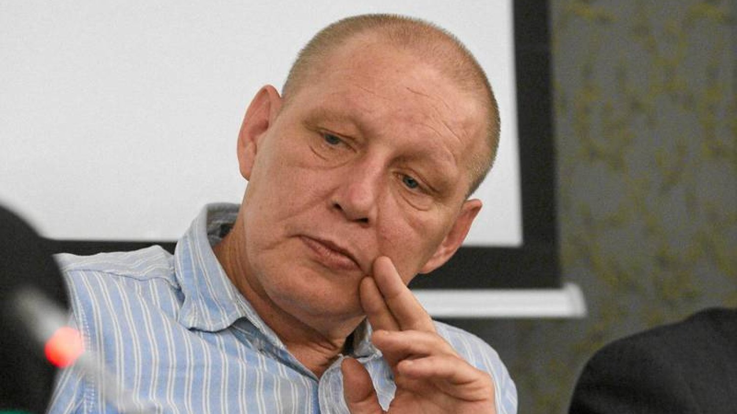 Jasnowidz Krzysztof Jackowski podczas konferencji naukowej w Łodzi w grudniu 2011 roku