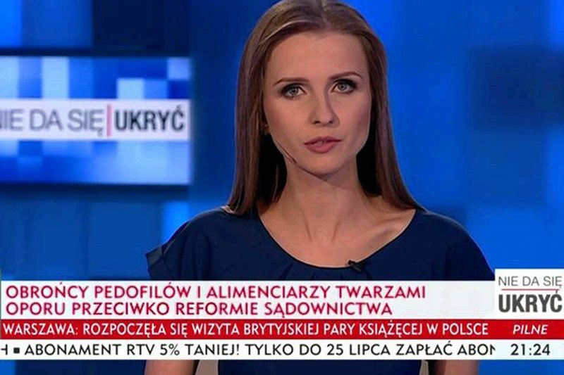 Kto tworzył takie kuriozalne i bezpodstawnie obrażające setki tysięcy protestujących Polaków paski w TVP Info? Być może ich autorzy nie pozostaną na zawsze anonimowi.