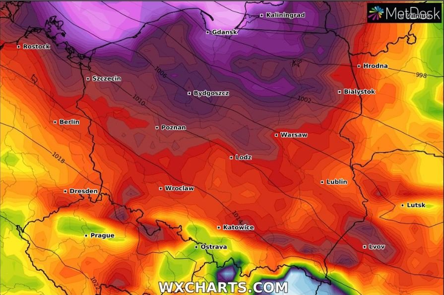 Prognoza pogody na piątek i weekend: huragan zmierza nad Polskę.
