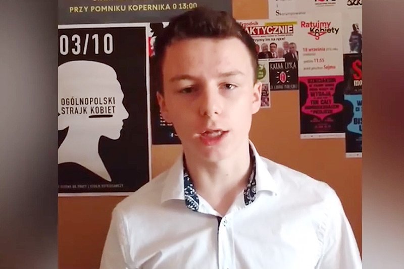 Alan Wysocki oskarża warszawskie Gimnazjum nr 7 o cenzurę i uniemożliwienie mu wygłoszenia przemówienia na koniec roku szkolnego. Opublikował je więc w internecie.