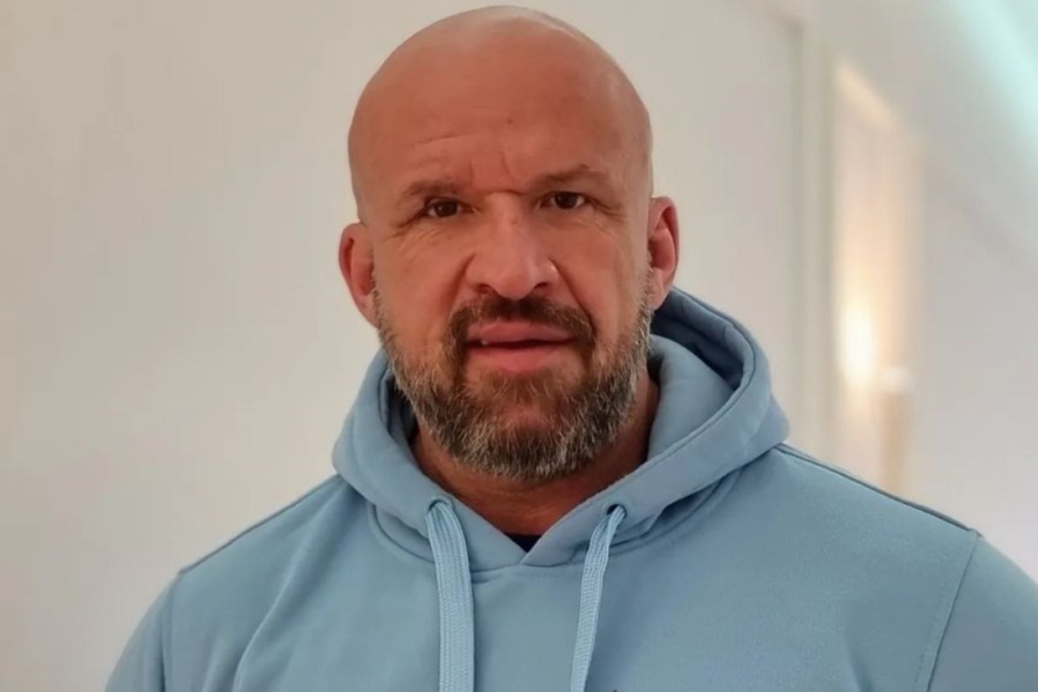 Tomasz Oświeciński poddał się operacji. Z czasem mógł stracić wzrok