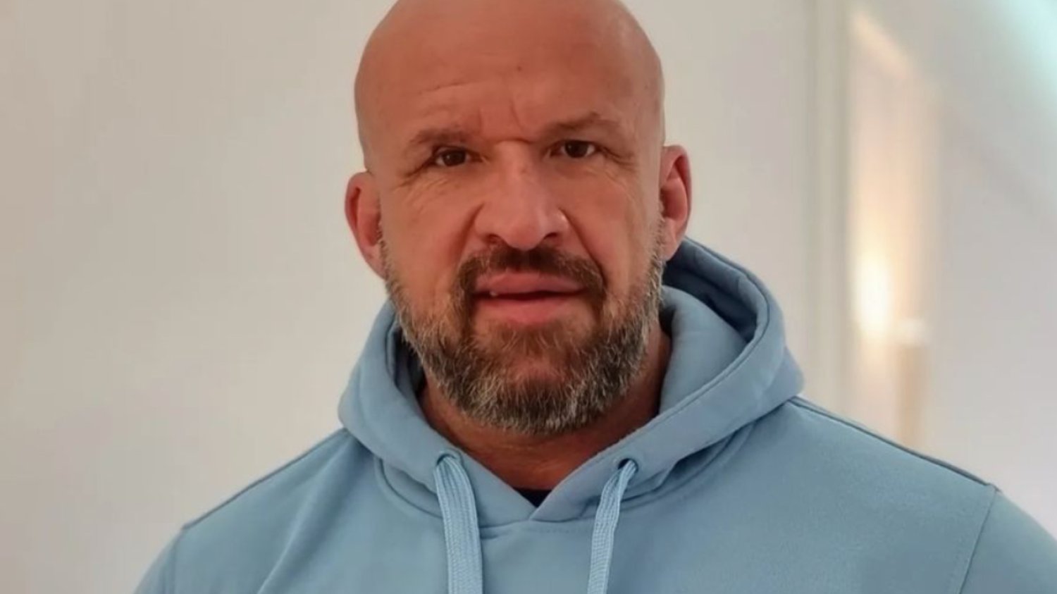 Tomasz Oświeciński poddał się operacji. Z czasem mógł stracić wzrok