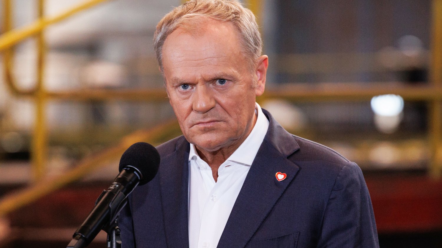 Koalicja Obywatelska prowadzi w sondażu, ale Donald Tusk nie ma powodów do zadowolenia.