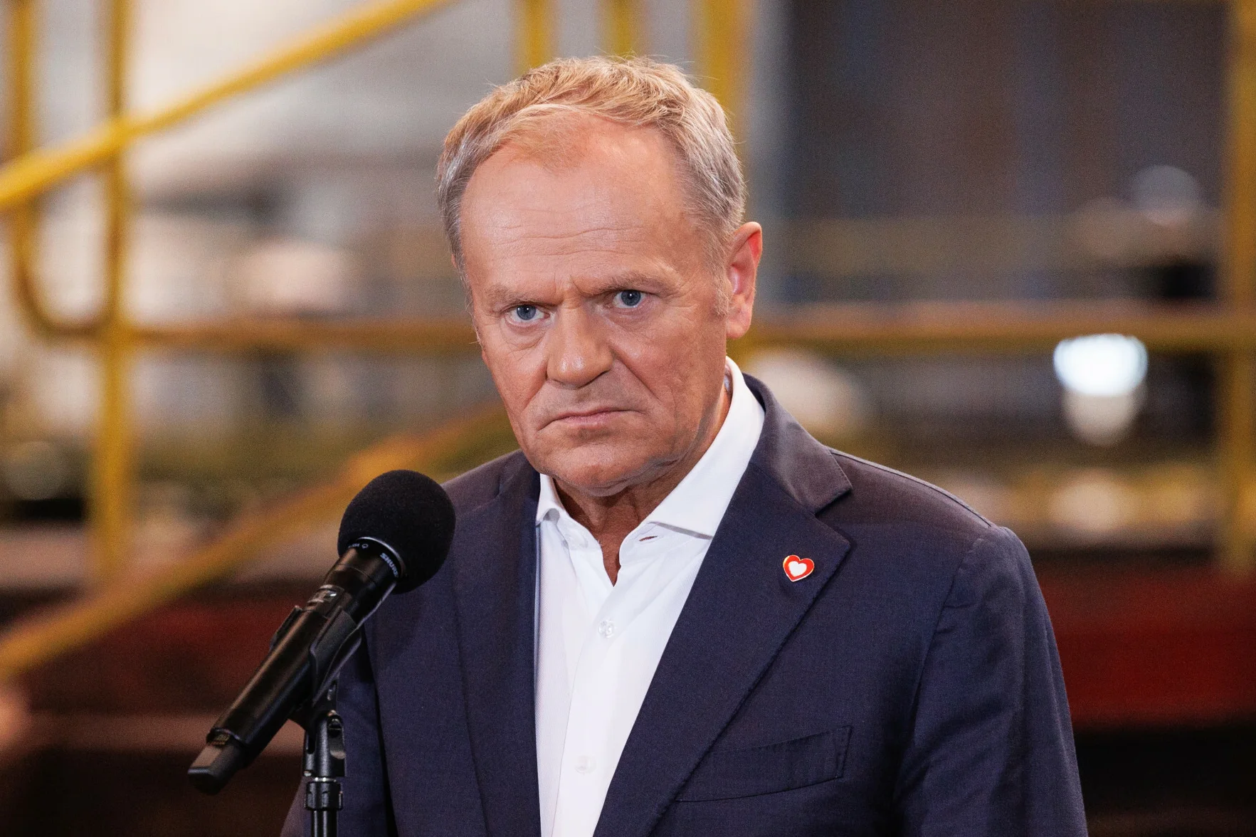 Koalicja Obywatelska prowadzi w sondażu, ale Donald Tusk nie ma powodów do zadowolenia.