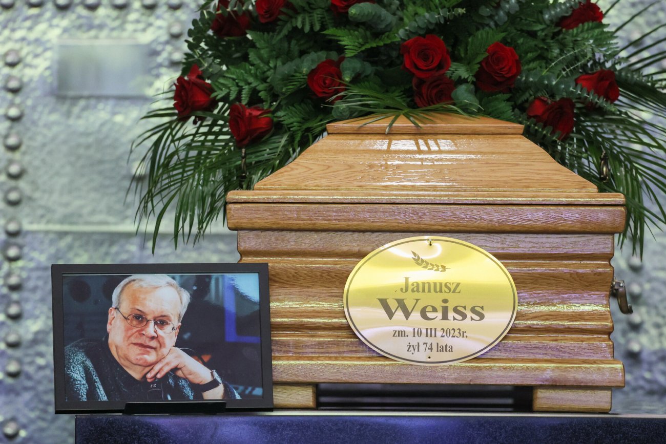 Pogrzeb Janusza Weissa. Gdzie spoczął legendarny dziennikarz?