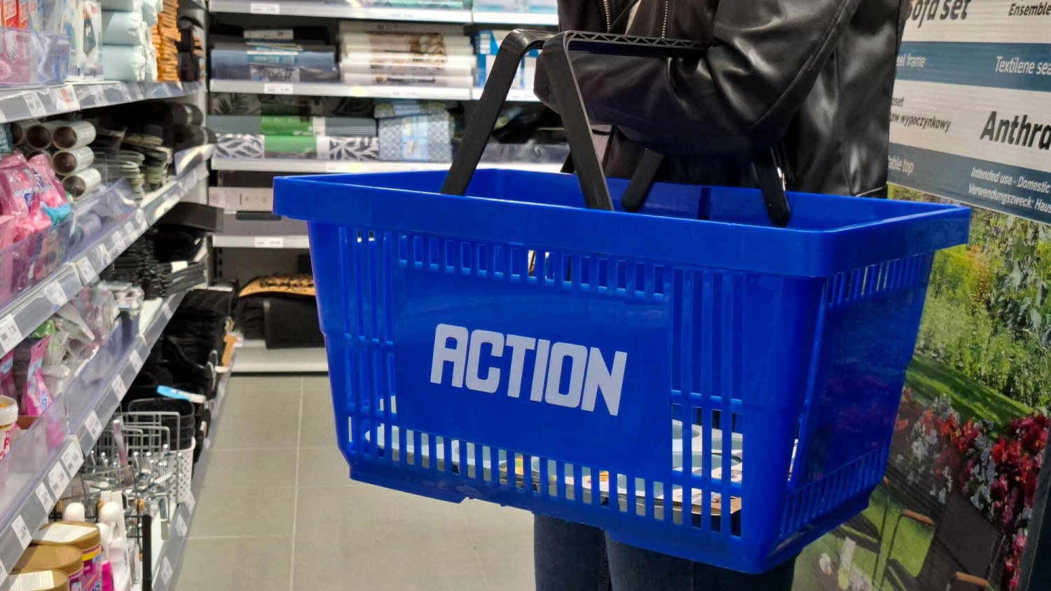 Żelowa opaska chłodząca na głowę w Action kosztuje 13 zł. Po co się jej używa?