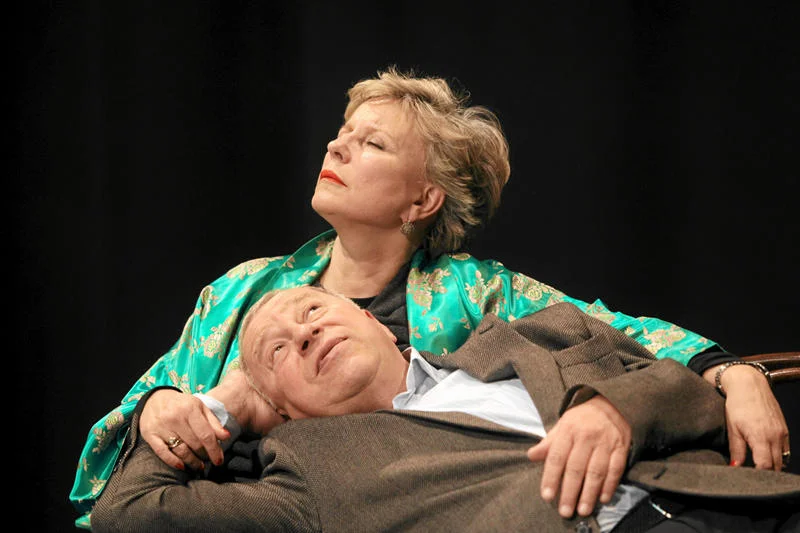 Krystyna Janda i Jerzy Stuhr podczas spektaklu „32 Omdlenia” w Teatrze Polonia