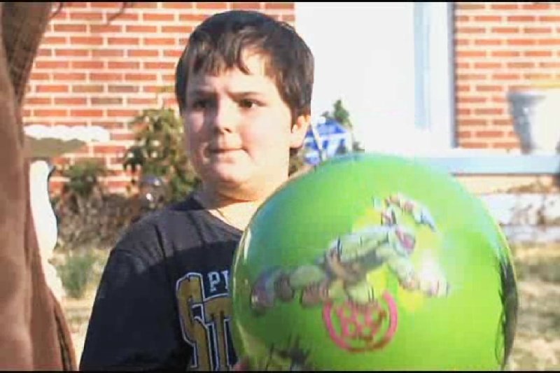 Sunnie nie ubiera się dziewczęco, więc wyrzucono ją ze szkoły...