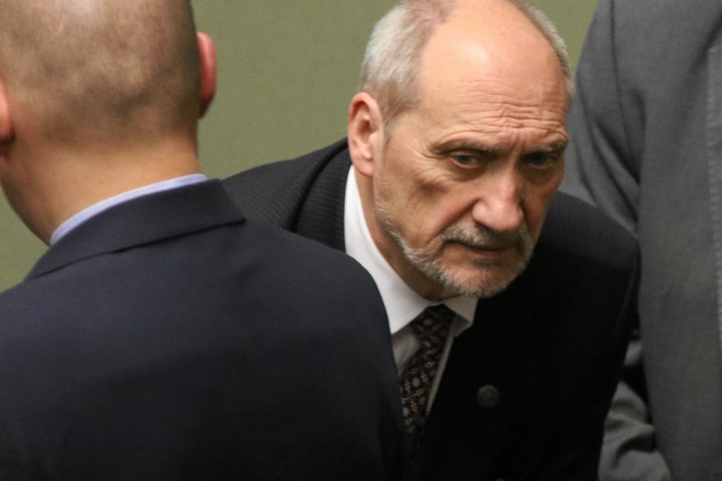 Kto powstrzyma rozrastanie się "imperium" Antoniego Macierewicza? Prezydent Andrzej Duda, podobno, sprzeciwił się nominacją generalskim.