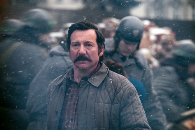 Kadr z filmu "Wałęsa. Człowiek z nadziei"