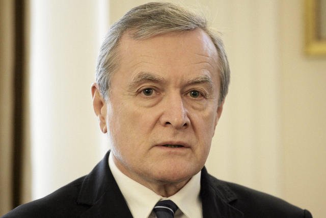 Piotr Gliński zapowiada, że pomnik stanie przed pałacem prezydenckim.