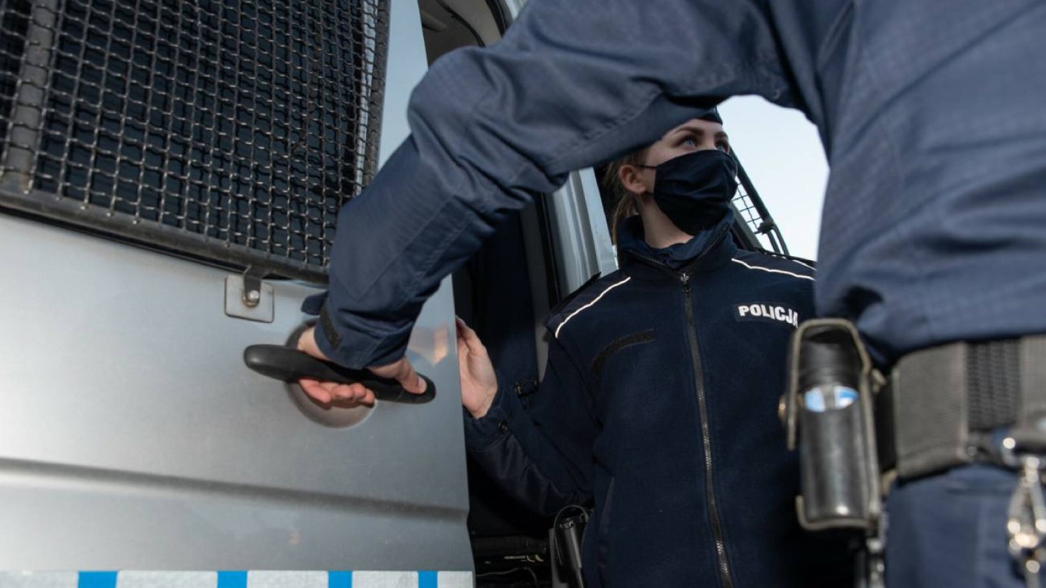 Wstrząsające fakty w sprawie porwanej 14-latki. Nagą ciągnęli po kamieniach