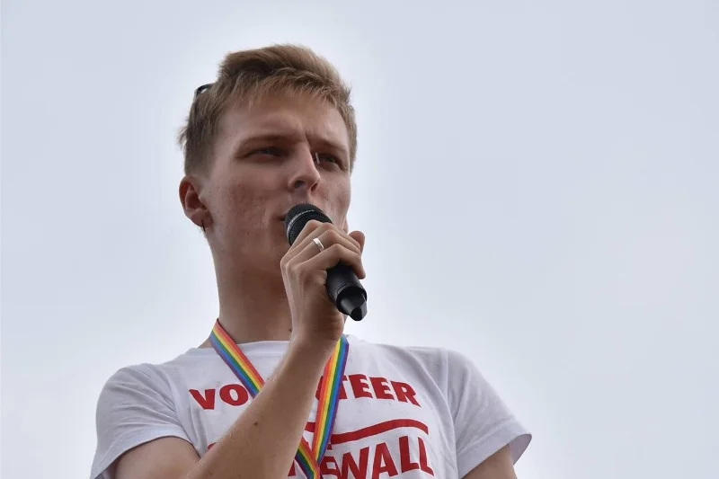 Aleksander przyznaje, że hejt go nakręca do działania