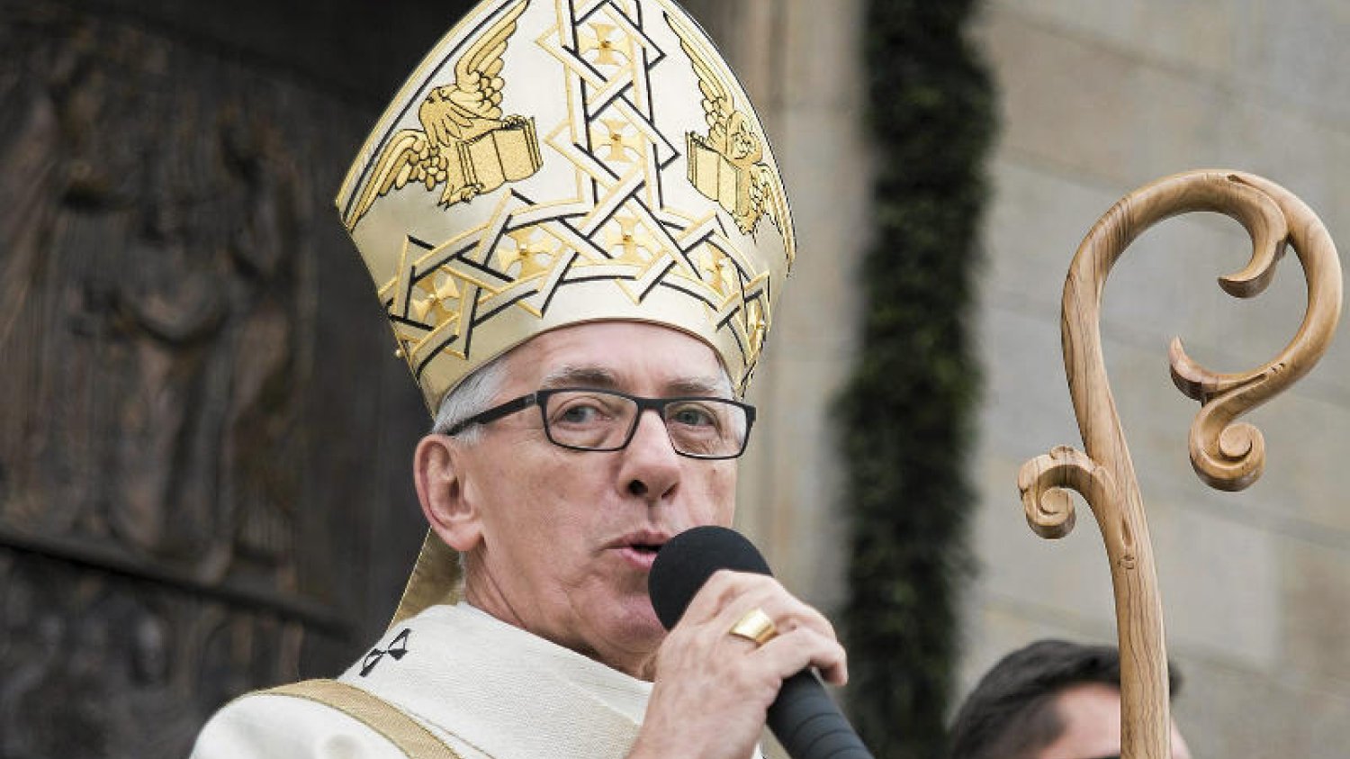 Arcybiskup Skworc jest zachwycony zmianami, jakie wprowadził rząd PiS.