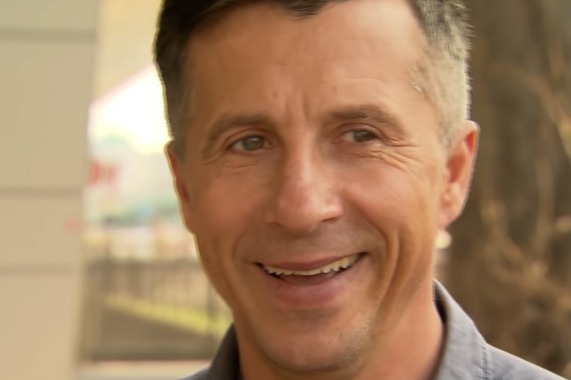 Radosław Gilewicz chciał pochwalić się znajomością francuskiego. Nie wyszło.