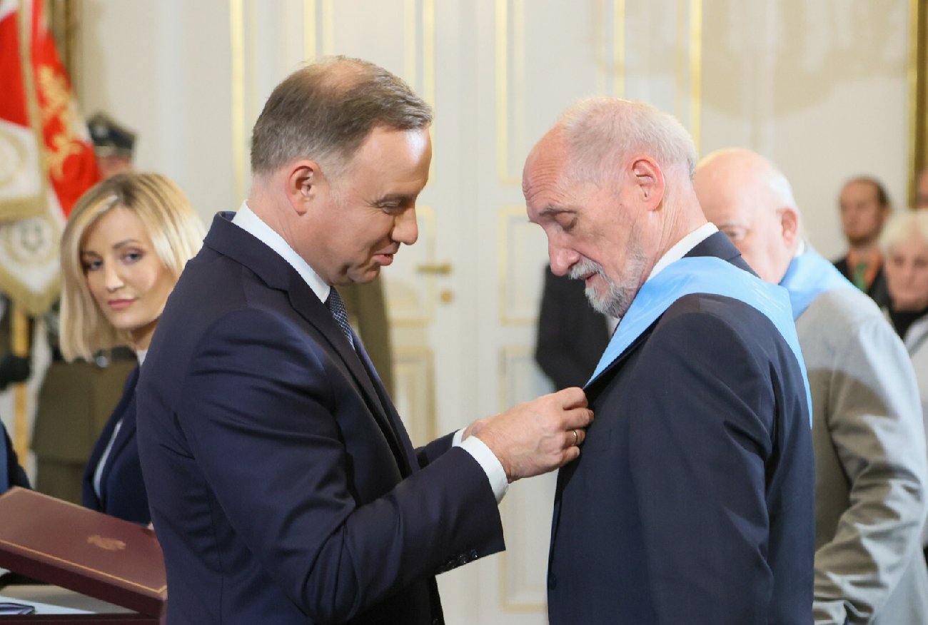 Antoni Macierewicz otrzymał od Andrzeja Dudy Order Orła Białego