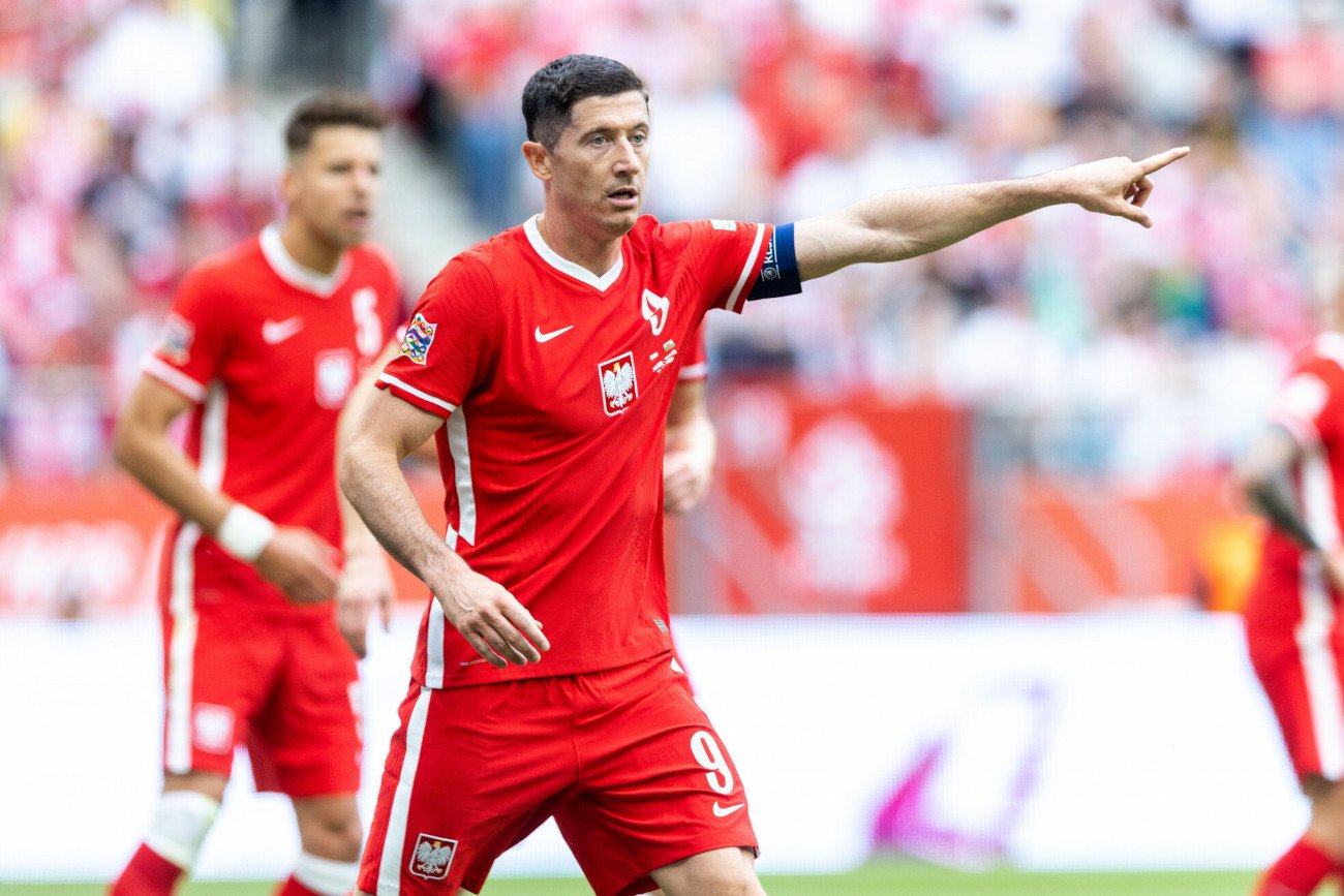 Robert Lewandowski i jego koledzy z kadry już 22 września na PGE Narodowym zaprezentują się w nowych strojach.