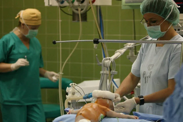 Kolejny etap wprowadzania oszczędności? NFZ nie podpisał kontraktu z jedną z najlepszych klinik kardiochirurgicznych w kraju.