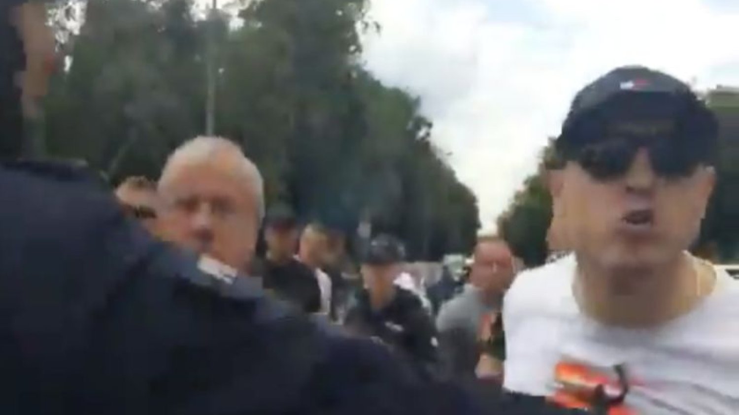 Nagranie zostało udostępnione m.in. przez Roberta Biedronia.