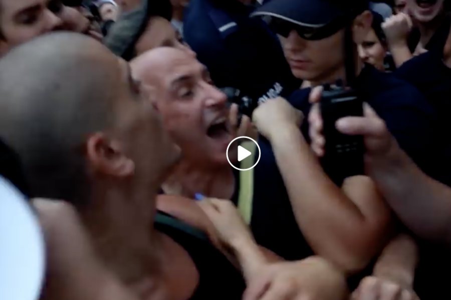 Podczas demonstracji przed Sejmem było gorąco.