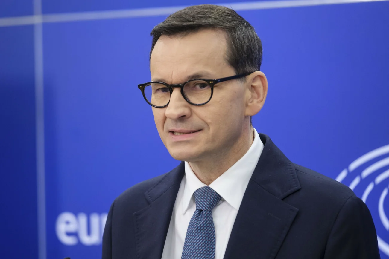 Rząd Morawieckiego obiecał miliardy z KPO dla polskiego elektryka. Media ujawniają tajne dokumenty.