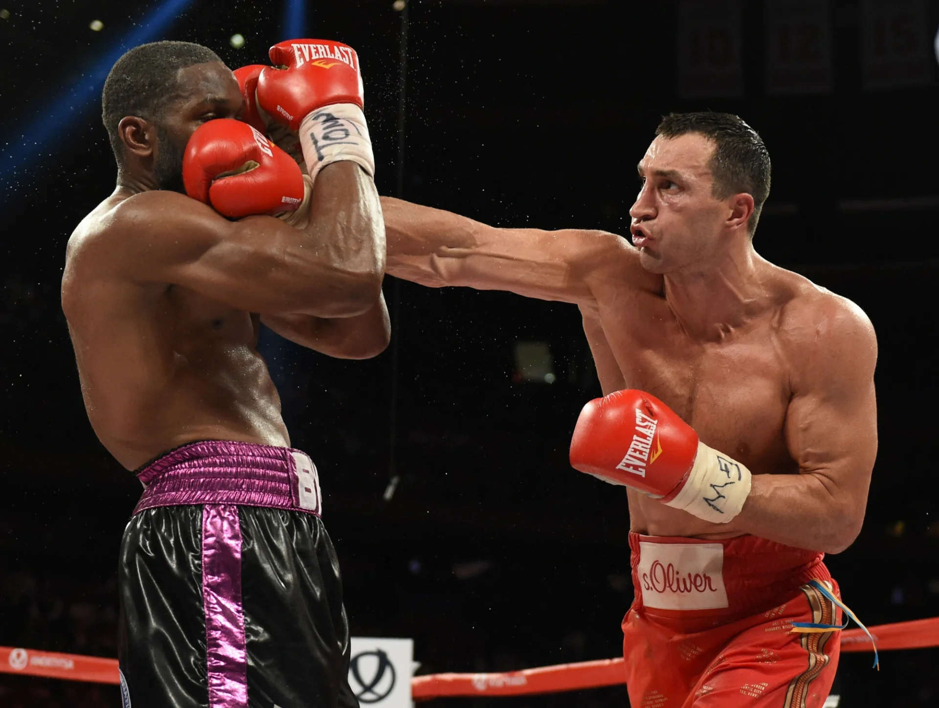 Władimir Kliczko vs Bryant Jennings, 2015 Władimir Kliczko vs Bryant Jennings, 2015
