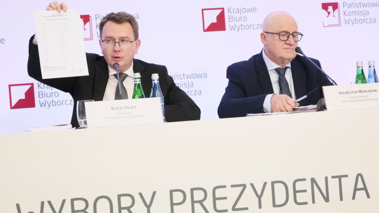Exit poll z wyborów prezydenckich 2025. O tej godzinie będą wyniki.