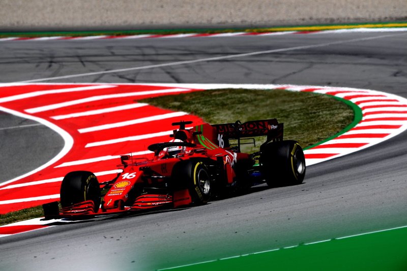 Tylko ekipa Ferrari była w stanie nawiązać walkę z Mercedesem w drugim treningu w Barcelonie