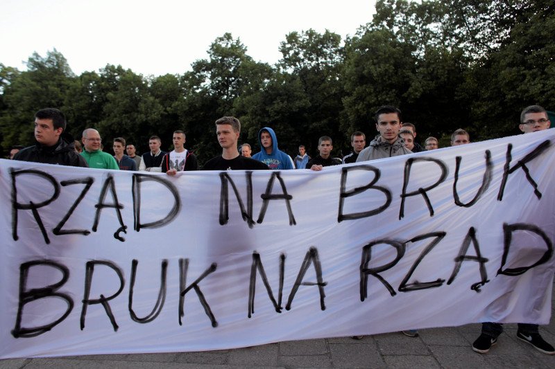 Narodowcy wiodą lud na barykady. Ruch Narodowy ma nową taktykę: organizuje spontaniczne protesty