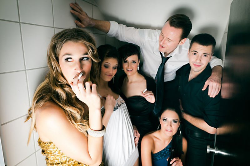 Masz na Facebooku zdjęcie z papierosem? Dzięki kontrowersyjnym praktykom niektórych firm możesz więcej zapłacić za ubezpieczenie zdrowotne.