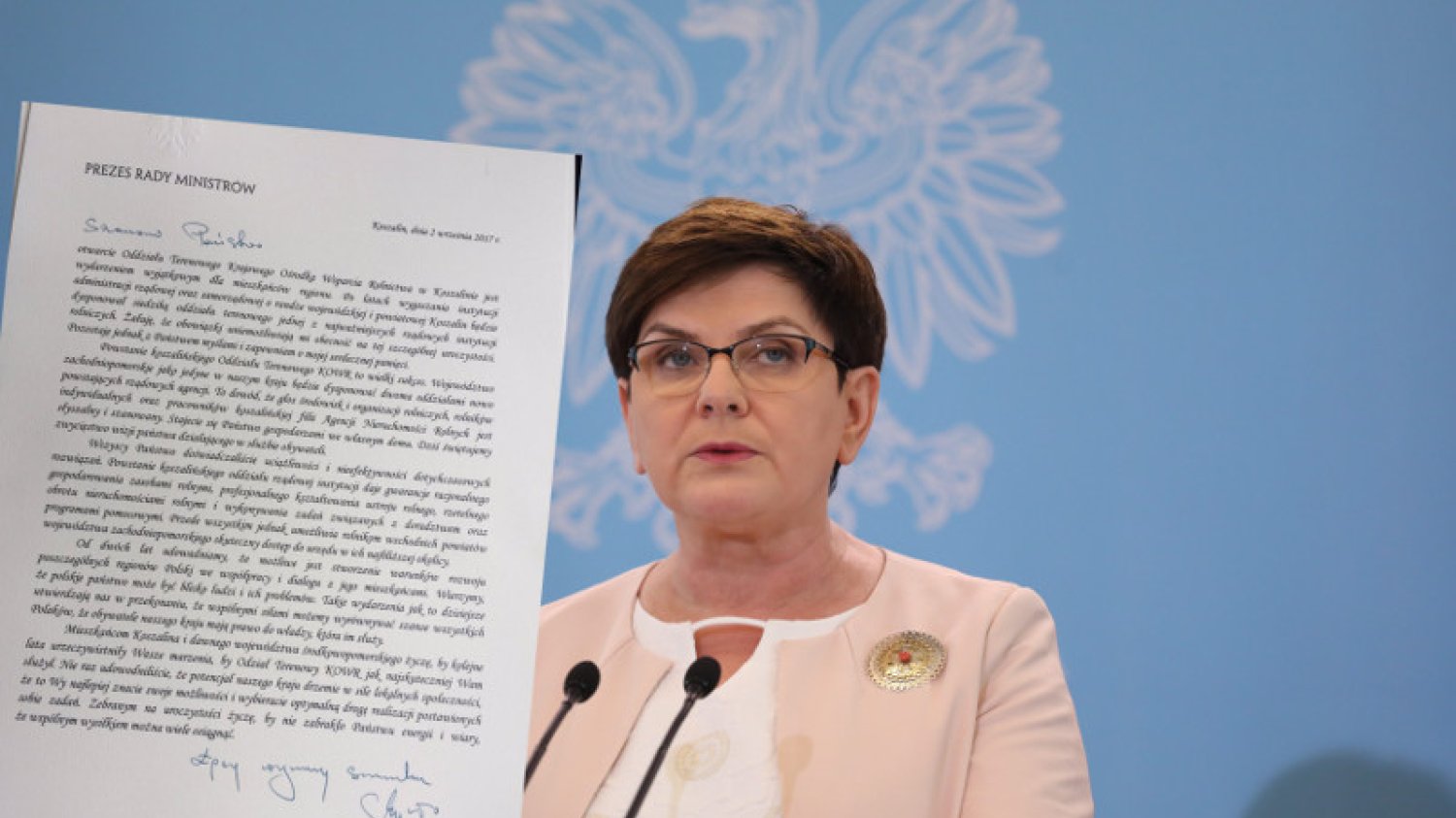Ta wpadka dowodzi, że zawsze należy sprawdzać dwa razy to, co się napisało. I podpisało.