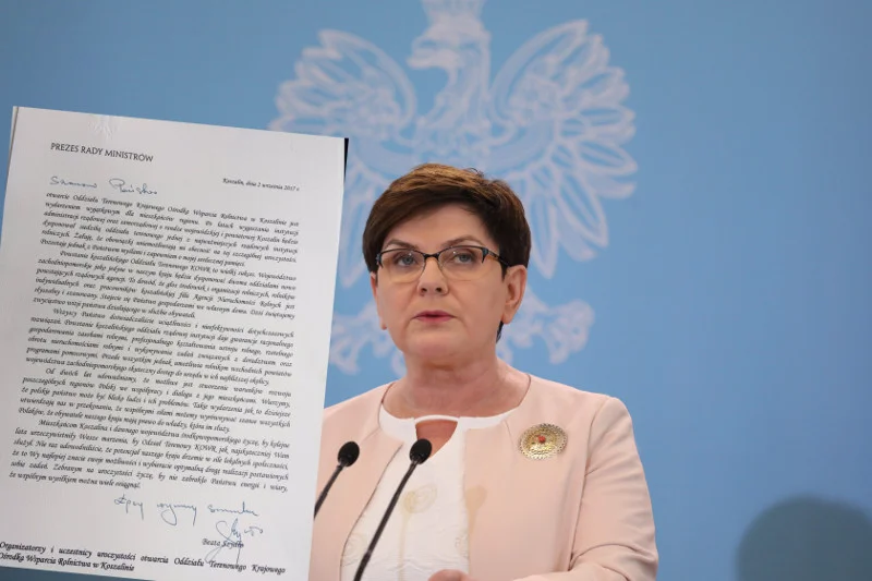 Ta wpadka dowodzi, że zawsze należy sprawdzać dwa razy to, co się napisało. I podpisało.
