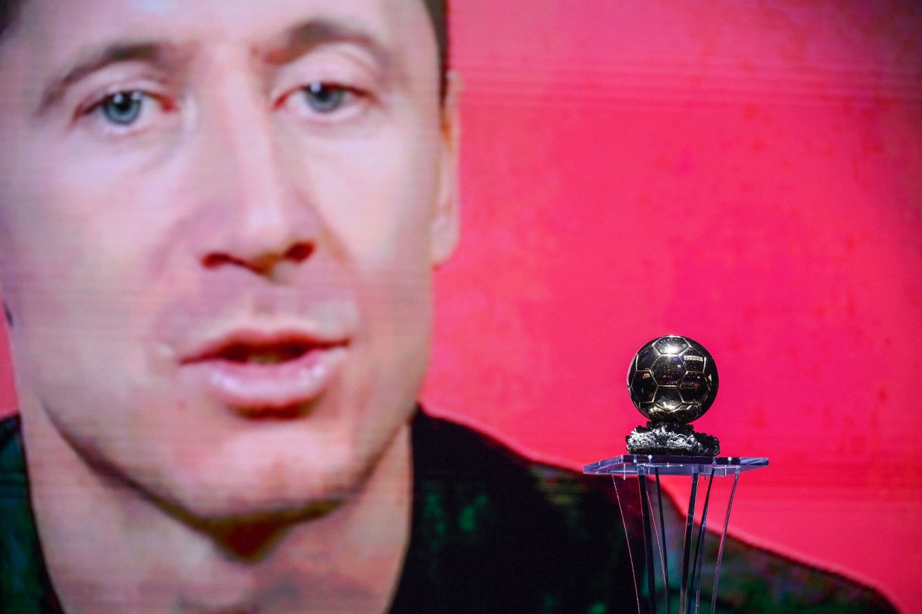 Robert Lewandowski zajął drugie miejsce w plebiscycie "France Football" na najlepszego piłkarza świata 2021 roku.
