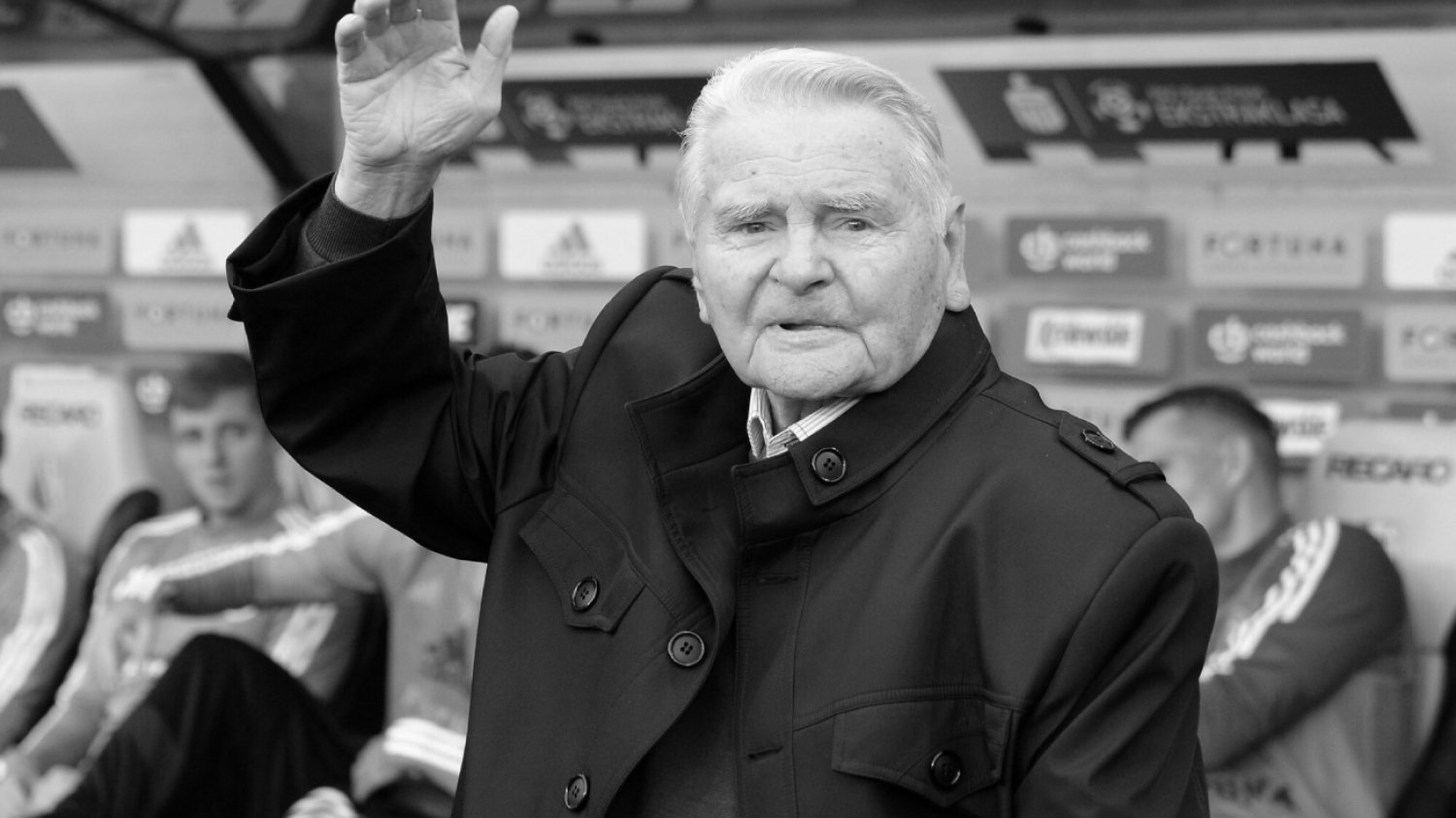 Lucjan Brychaczy nie żyje. Był legandą polskiej piłki nożnej. Lucjan Brychaczy nie żyje. Był legendą polskiej piłki nożnej. Tak pożegnali go kibice Legii Warszawa.
