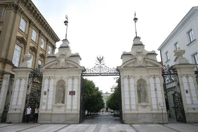 W semestrze zimowym zajęcia na UW będą odbywały się zdalnie.