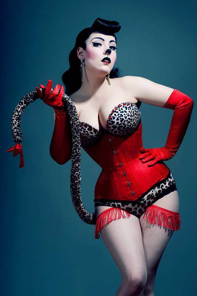 Burleskę Betty odkryła... w internecie.
