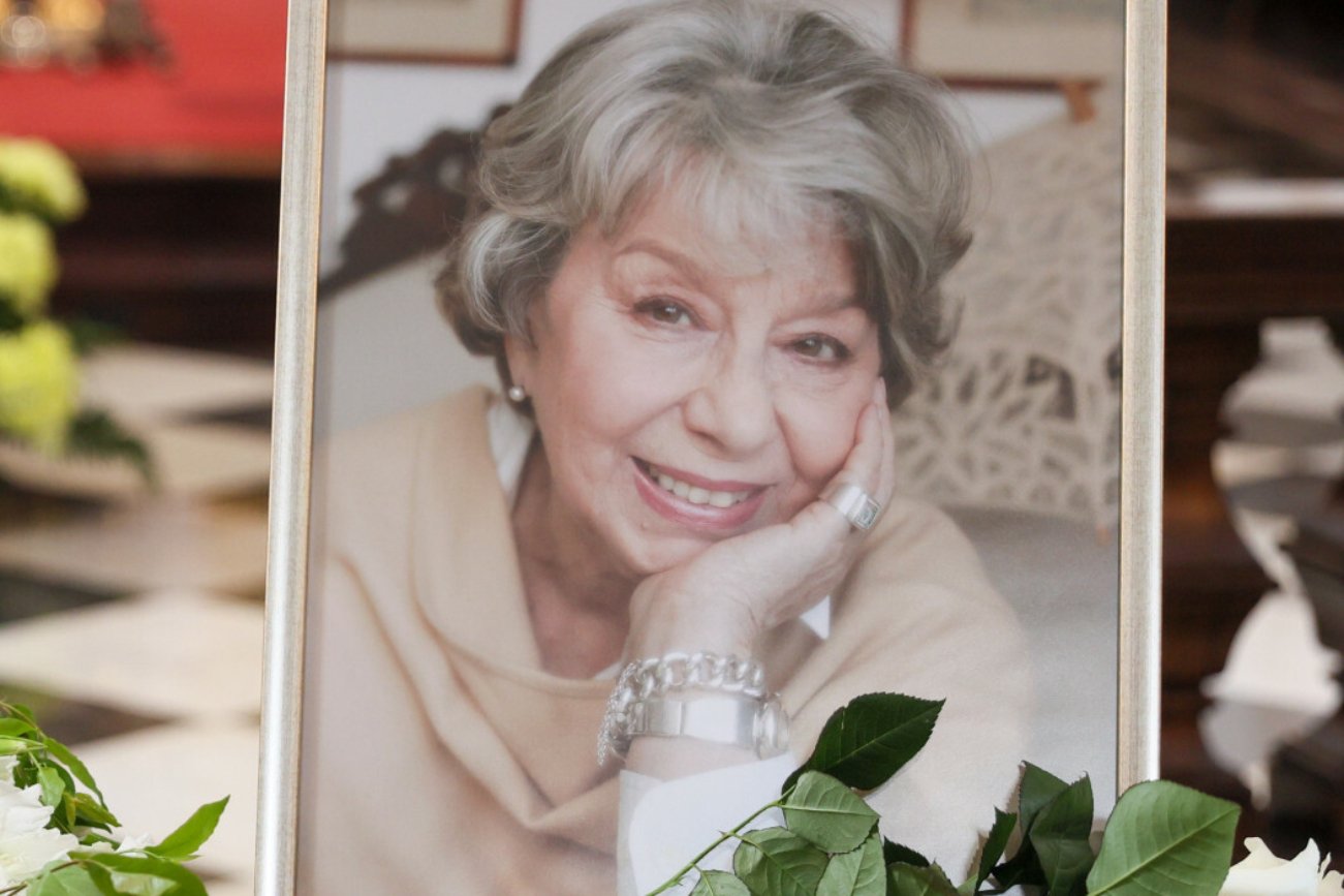 Zofia Kucówna nie żyje. W poniedziałek w Warszawie odbył się pogrzeb 90-letniej aktorki. Zofia Kucówna nie żyje. W poniedziałek w Warszawie odbył się pogrzeb 90-letniej aktorki.