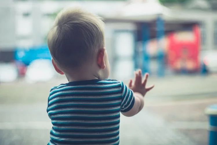 Projekt ustawy o zmianie ustawy o wspieraniu rodziny i systemie pieczy zastępczej utknął w Sejmie.