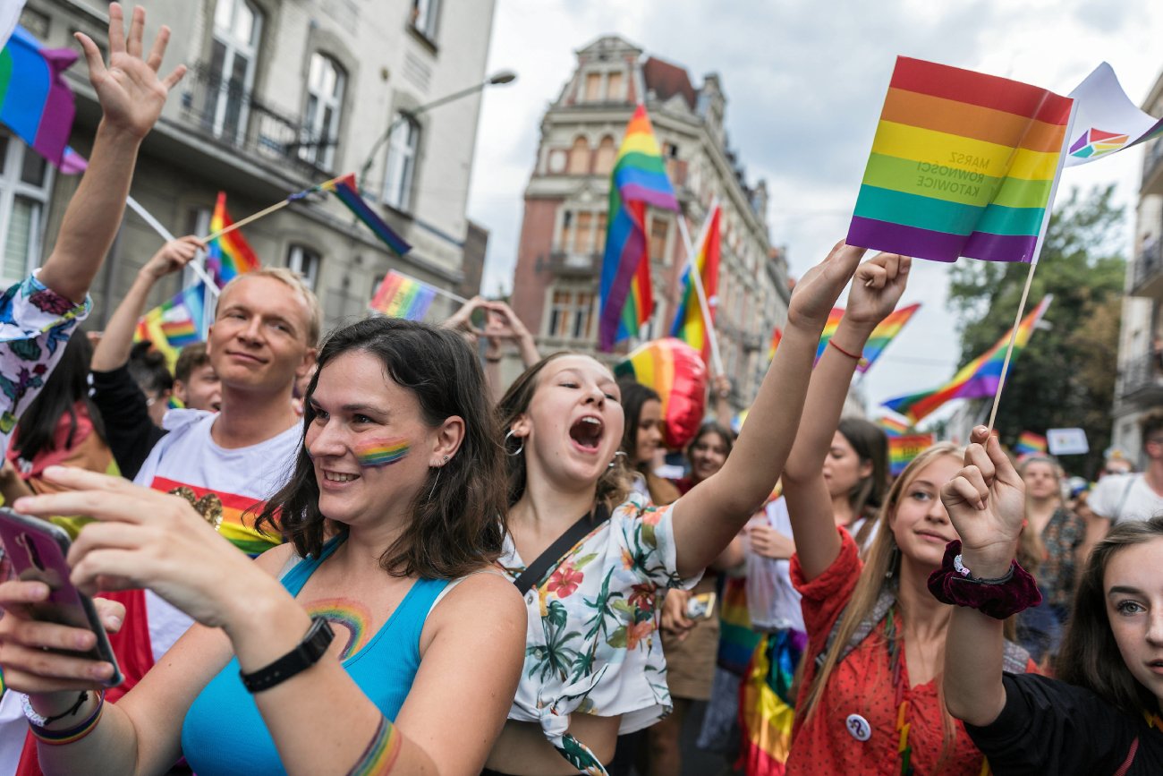 Relacja z Parady Równości 2021. Oto najważniejsze info o marszu w Warszawie