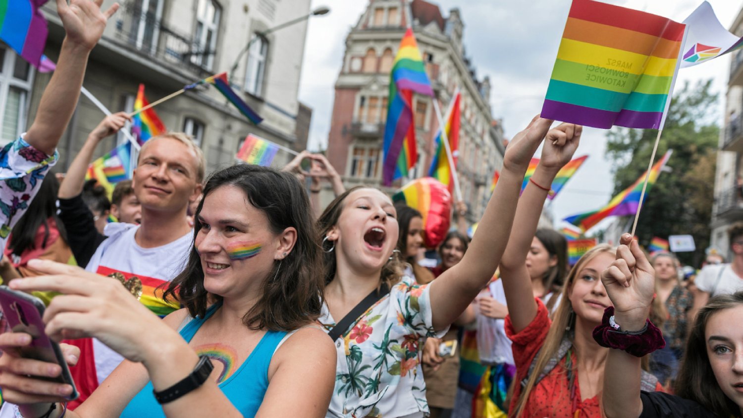 Relacja z Parady Równości 2021. Oto najważniejsze info o marszu w Warszawie