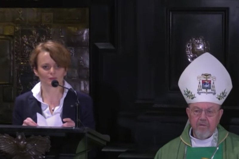 Wicepremier Jadwiga Emilewicz na tydzień przed wyborami prezydenckimi przemawiała na Jasnej Górze. Wicepremier Jadwiga Emilewicz na tydzień przed wyborami prezydenckimi przemawiała na Jasnej Górze.