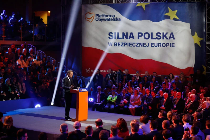 Bieda, bezrobocie, perspektywy młodych - o tym kandydaci PO mówić nie powinni