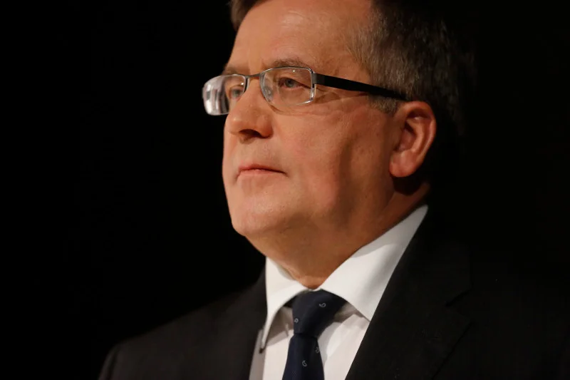 Prawicowi publicyści wpisują śmierć Prof. Bartoszewskiego w polityczny kalendarz.