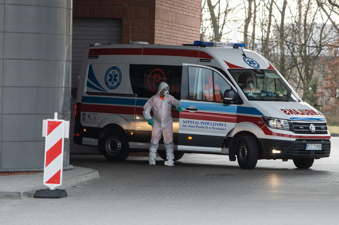 Łącznie liczba zakażonych wynosi obecnie 5955 osób, z czego potwierdzono śmierć 181. To stan na 10 kwietnia godz. 17.