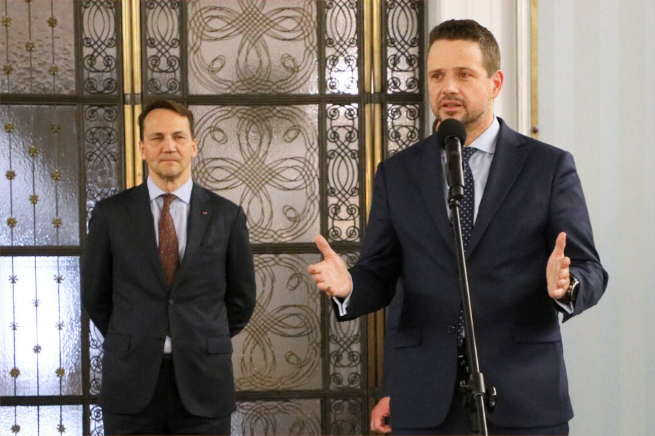 Skończyła się zabawa. Takich szpilek Trzaskowski jeszcze Sikorskiemu nie wbijał Radosław Sikorski i Rafał Trzaskowski