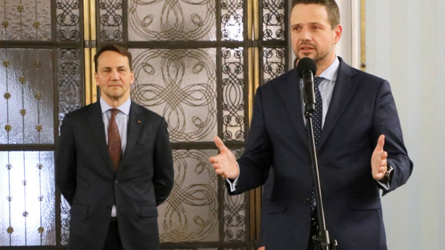 Skończyła się zabawa. Takich szpilek Trzaskowski jeszcze Sikorskiemu nie wbijał Radosław Sikorski i Rafał Trzaskowski