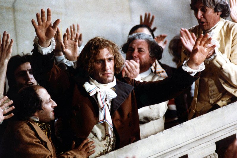 W tytułowej roli filmu "Danton" wystąpił Gerard Depardieu.