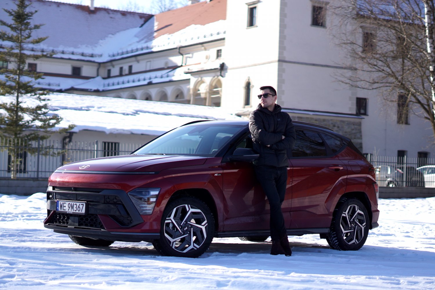 Hyundai Kona z napędem hybrydowym ma parę wad, ale sporo nadrabia designem.