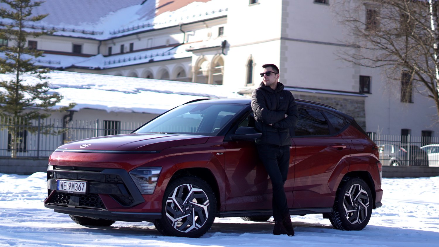 Hyundai Kona z napędem hybrydowym ma parę wad, ale sporo nadrabia designem.