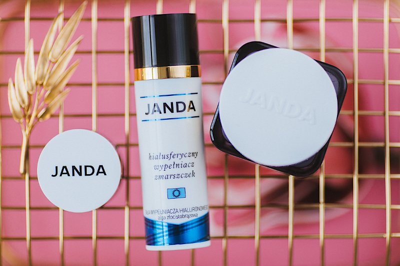 Kwas hialuronowy to jeden z najpopularniejszych składników kremów anti-aging.